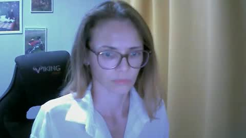 Snapshot of sea_dream chatting on 09.18.25 SEA Dream online show from 09.18.25
