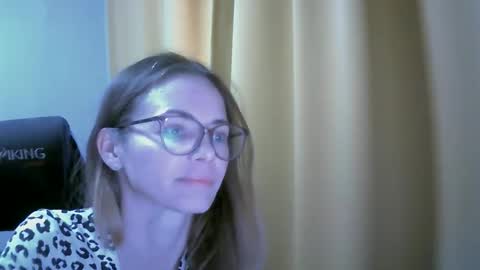 Snapshot of sea_dream chatting on 10.01.25 SEA Dream online show from 10.01.25