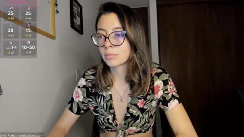 Aria Independent model online show from 11.28.25