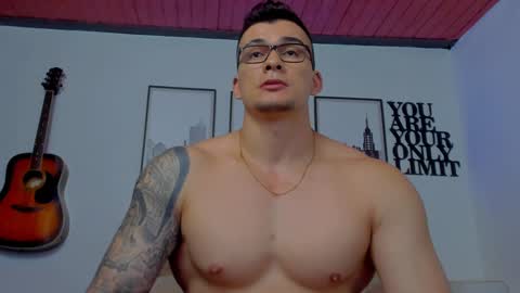 Snapshot of sean_carrera69 chatting on 01.10.25 Sean Carrera online show from 01.10.25