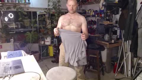 Snapshot of seattlemanwhore chatting on 10.20.25 Seattlemanwhore online show from 10.20.25