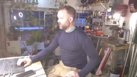 Snapshot of seattlemanwhore chatting on 11.14.25 Seattlemanwhore online show from 11.14.25