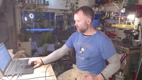 Snapshot of seattlemanwhore chatting on 11.17.25 Seattlemanwhore online show from 11.17.25