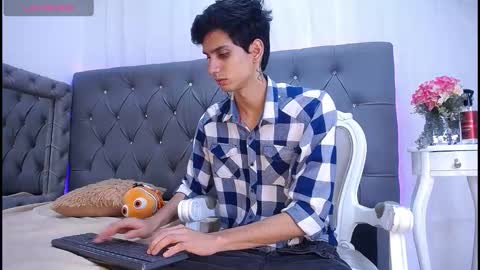 sebalexis7 online show from 10.22.25