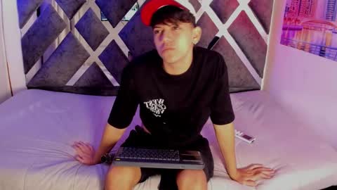 sebas_pretty7 online show from 12.02.25