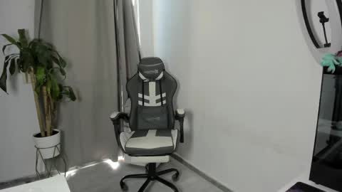 sebastian online show from 04.10.26