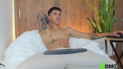 Snapshot of sebas_w01 chatting on 02.20.26 sebastian online show from 02.20.26