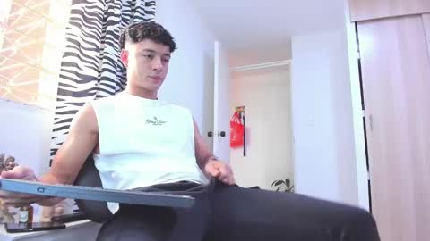 Snapshot of sebastian_dash chatting on 03.03.25 SEBAS online show from 03.03.25