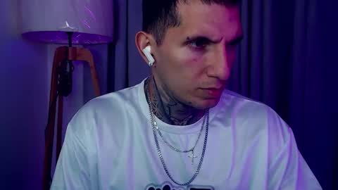 Snapshot of sebastian_muss chatting on 10.21.25 Sebastian online show from 10.21.25