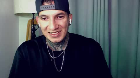 Snapshot of sebastian_muss chatting on 11.30.25 Sebastian online show from 11.30.25