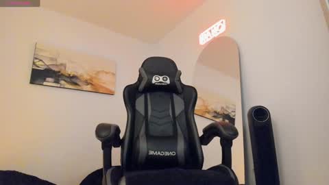 Lucian Sinclair online show from 01.26.25