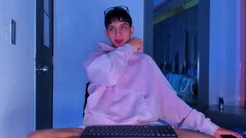 Snapshot of sebax_00 chatting on 03.30.26 Sebastian online show from 03.30.26