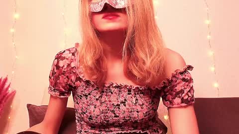 Anni online show from 01.08.25