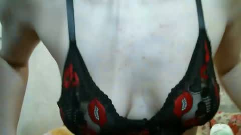 Snapshot of secretlisa chatting on 02.05.25 SecretLisa online show from 02.05.25