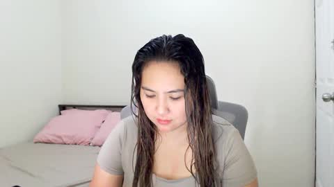 Snapshot of secretlover010101 chatting on 02.20.25 MILAN online show from 02.20.25