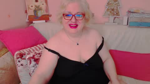 Snapshot of secretloverbbw chatting on 12.18.24 Alice online show from 12.18.24