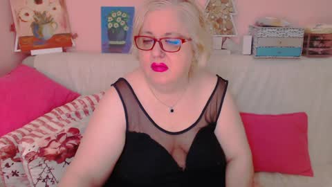 Snapshot of secretloverbbw chatting on 12.19.24 Alice online show from 12.19.24