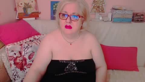 Snapshot of secretloverbbw chatting on 01.28.25 Alice online show from 01.28.25