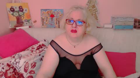 Snapshot of secretloverbbw chatting on 10.16.25 Alice online show from 10.16.25