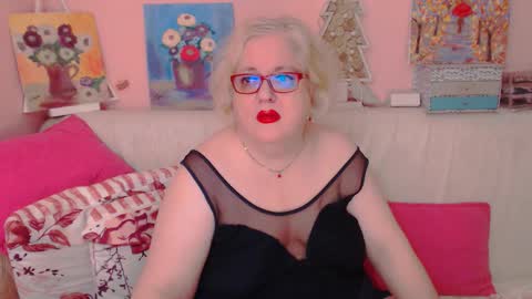 Snapshot of secretloverbbw chatting on 10.28.25 Alice online show from 10.28.25