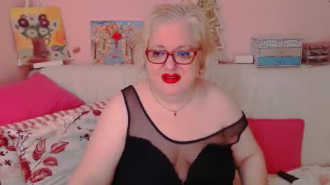Snapshot of secretloverbbw chatting on 10.31.25 Alice online show from 10.31.25