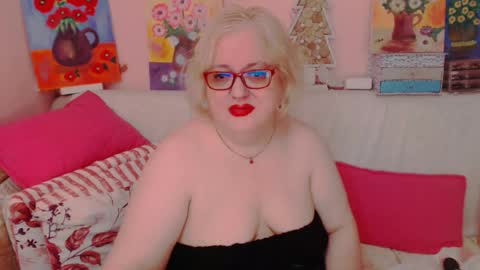 Snapshot of secretloverbbw chatting on 11.22.25 Alice online show from 11.22.25