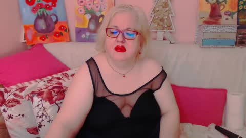 Snapshot of secretloverbbw chatting on 12.16.25 Alice online show from 12.16.25