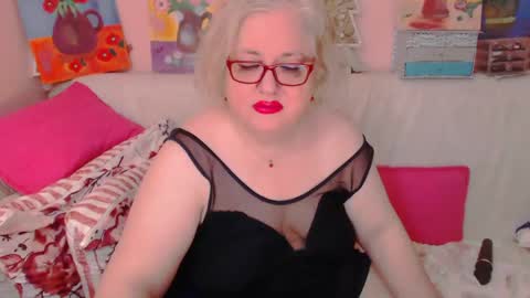 Snapshot of secretloverbbw chatting on 05.22.26 Alice online show from 05.22.26