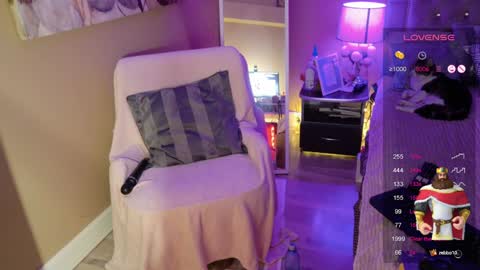 Mariot  Mery for short ..never call me PET NAMES in FREECHAT mom momy baby or sweety  online show from 12.29.24