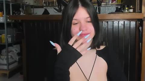 Snapshot of secretqueen_x chatting on 02.10.25 Anna online show from 02.10.25