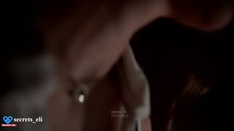 Snapshot of secrets_eli chatting on 11.17.25 Eliz online show from 11.17.25