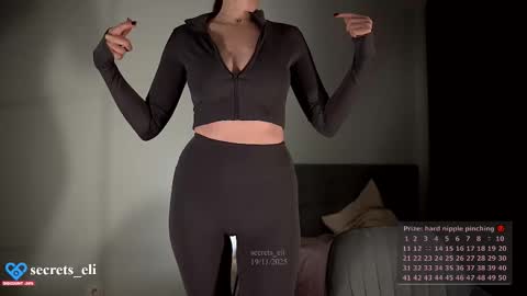 Snapshot of secrets_eli chatting on 11.19.25 Eliz online show from 11.19.25