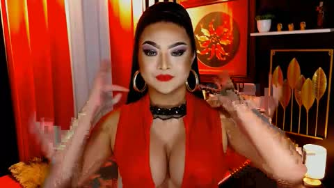 Snapshot of seducinglinda chatting on 06.08.26 seducinglinda online show from 06.08.26