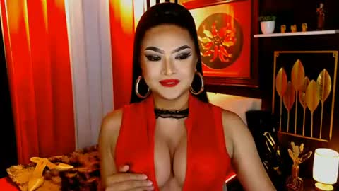Snapshot of seducinglinda chatting on 06.15.26 seducinglinda online show from 06.15.26