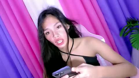 Snapshot of seducive_allea chatting on 10.28.25 seducive_allea online show from 10.28.25