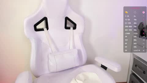 Snapshot of seductive_ava chatting on 11.14.25 Ava online show from 11.14.25