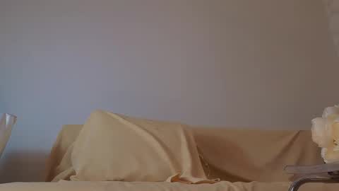 Snapshot of seductive_flower chatting on 10.23.25 Mali online show from 10.23.25