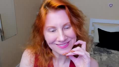 Snapshot of seductive_foxy_ chatting on 10.01.25 seductive_foxy_ online show from 10.01.25