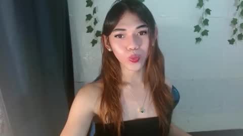 Snapshot of seductive_nessie chatting on 10.17.25 seductive_nessie online show from 10.17.25