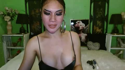 Snapshot of seductivecatxxx chatting on 09.09.25 dyosa isabel online show from 09.09.25