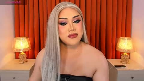 Snapshot of seductivelolalola chatting on 02.22.25 Natalie Mefford online show from 02.22.25