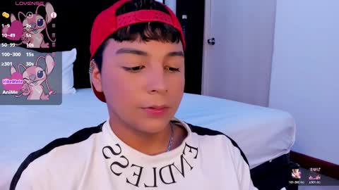 Snapshot of seductivo_jr chatting on 02.18.25 seductivo online show from 02.18.25