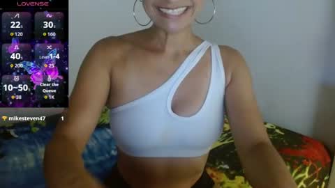 Snapshot of seductress_malia chatting on 06.12.26 seductress_malia online show from 06.12.26