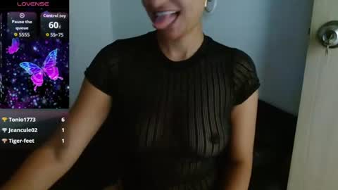 Snapshot of seductress_malia chatting on 06.23.26 seductress_malia online show from 06.23.26