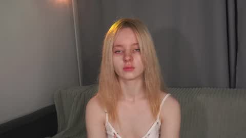 Snapshot of seebunny chatting on 06.15.26 See Its honey bunny im Lana online show from 06.15.26