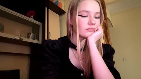 Snapshot of seemabensch chatting on 02.28.26 Kristie online show from 02.28.26