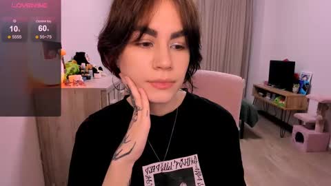 Snapshot of selectrra chatting on 02.17.25 selectrra online show from 02.17.25