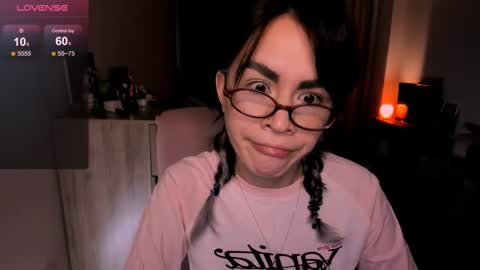 Snapshot of selectrra chatting on 02.19.25 selectrra online show from 02.19.25