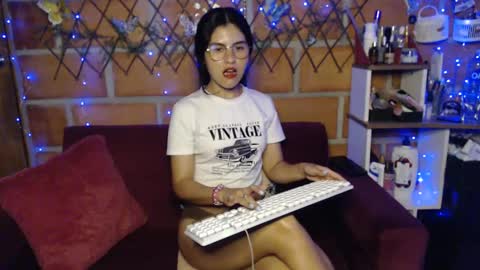 Snapshot of seleena_01 chatting on 09.10.25 seleena_01 online show from 09.10.25