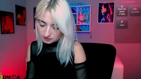 Snapshot of selena_addison chatting on 11.21.25 selena addison online show from 11.21.25